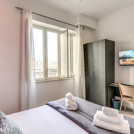 Couette-café Royal Naples