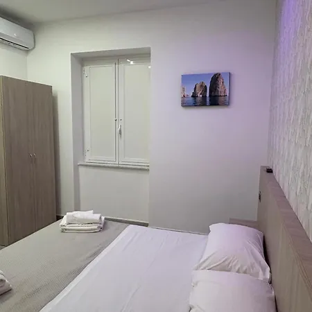 Royal Couette-café Naples